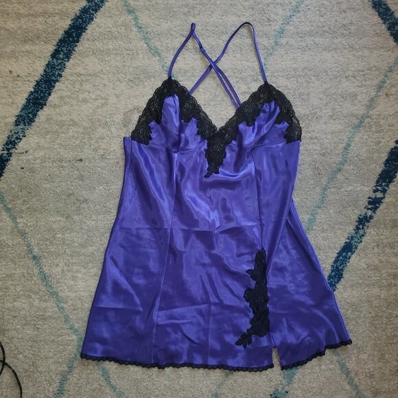 Frederick's of Hollywood Deep Purple Silky Feel Nighty || Medium EUC - Picture 2 of 12